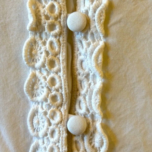 Alya Francesca's Collection Size Small Womens White Crochet Top Button Down - Picture 4 of 7